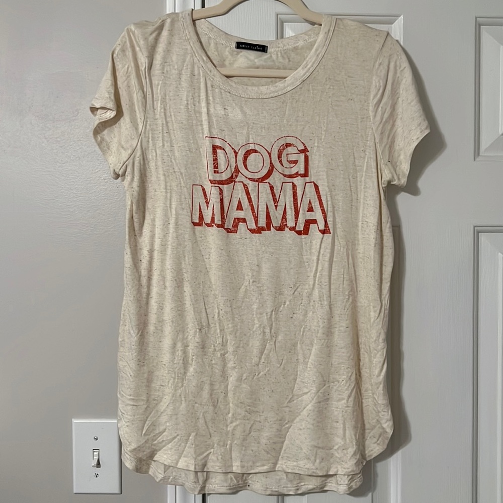 Cream short sleeve top.